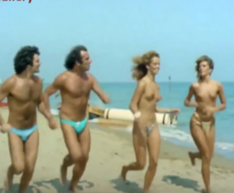 Two friends spend a vacation on a beach (Acapulco, prima spiaggia a sinistra 1983)